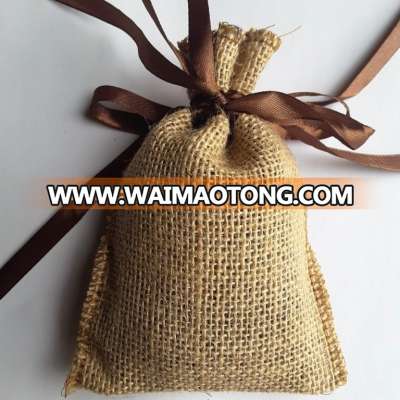 Deodorize by Aromatic bags of Coffee beans for Car furniture